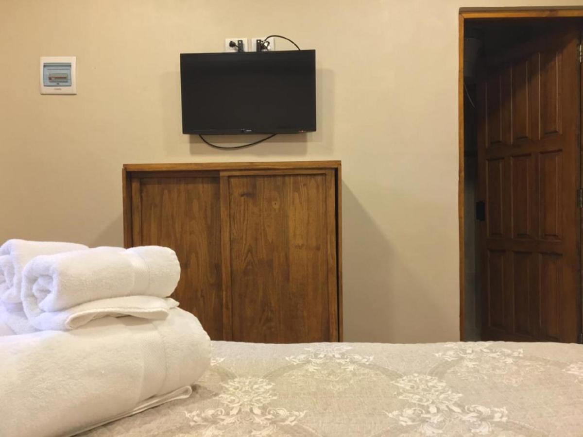 Ambay Suites & Dorms Пуерто-Іґуасу Екстер'єр фото